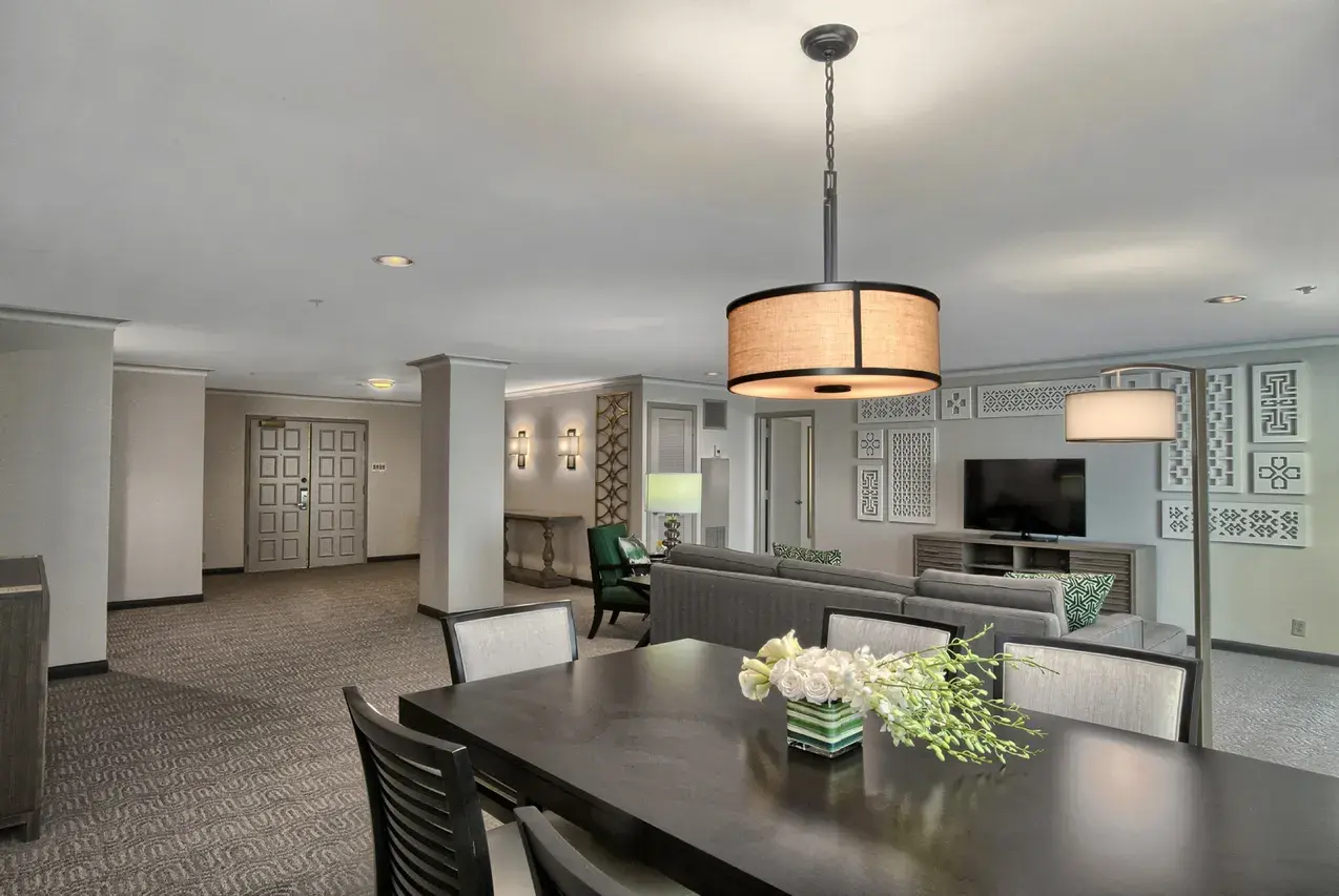 DoubleTree by Hilton Universal Orlando - 1 King/2Queens 2 Bed Room Suite